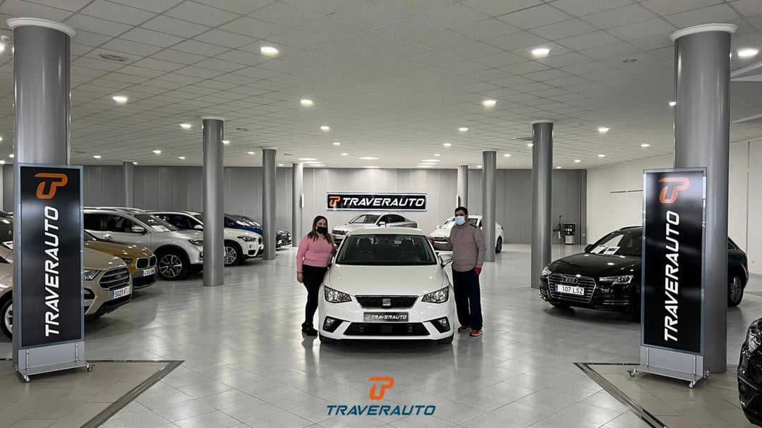 Entrega de coche a cliente en Traverauto, Riba-roja de Turia (Valencia) — Marzo 2022