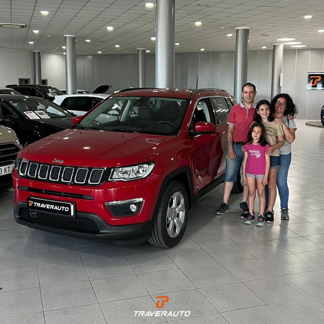 Entrega de coche a cliente en Traverauto, Riba-roja de Turia (Valencia) — Mayo 2022