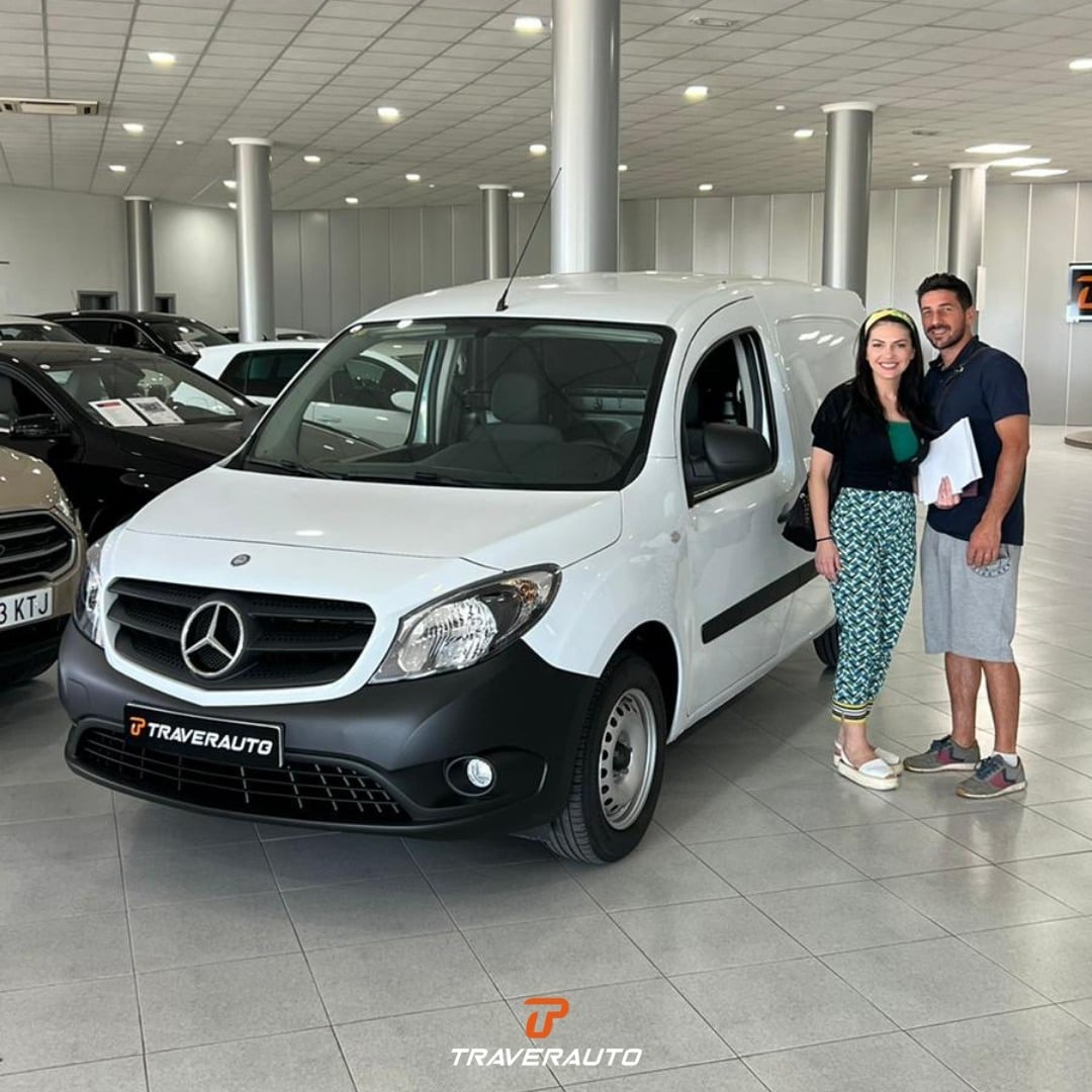 Entrega de coche a cliente en Traverauto, Riba-roja de Turia (Valencia) — Mayo 2022