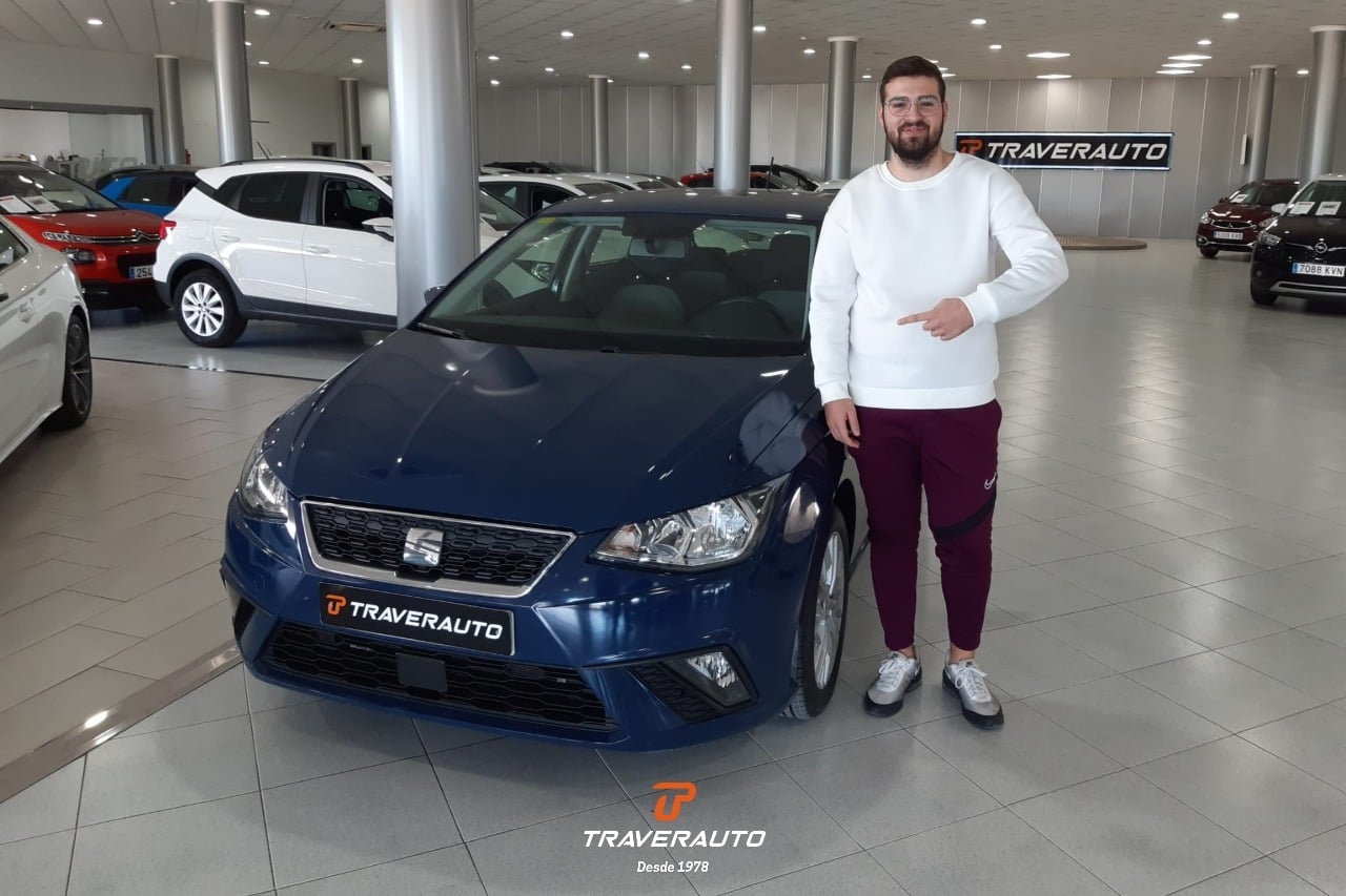 Entrega de coche a cliente en Traverauto, Riba-roja de Turia (Valencia) — Diciembre 2022