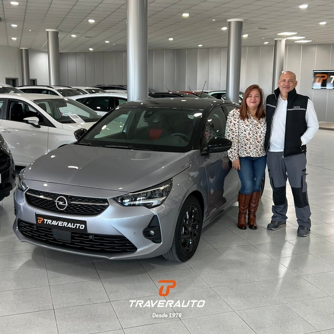 Entrega de coche a cliente en Traverauto, Riba-roja de Turia (Valencia) — Diciembre 2022