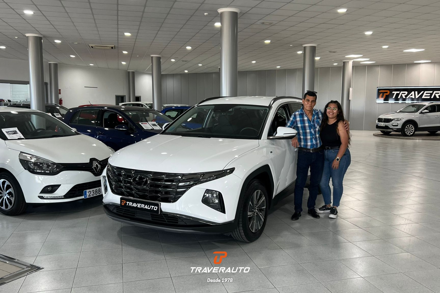 Entrega de coche a cliente en Traverauto, Riba-roja de Turia (Valencia) — Abril 2023