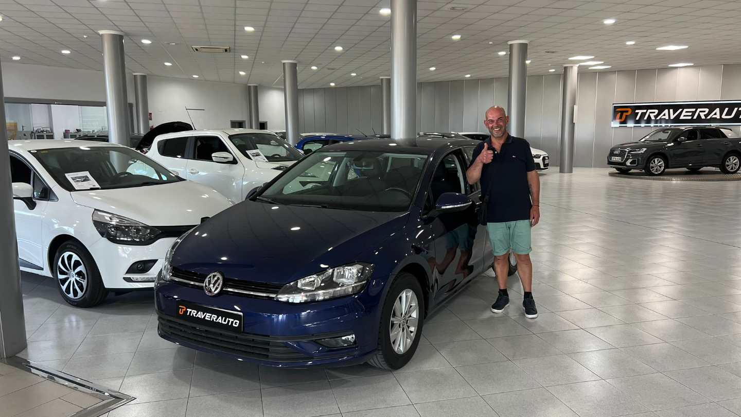 Entrega de coche a cliente en Traverauto, Riba-roja de Turia (Valencia) — Mayo 2023