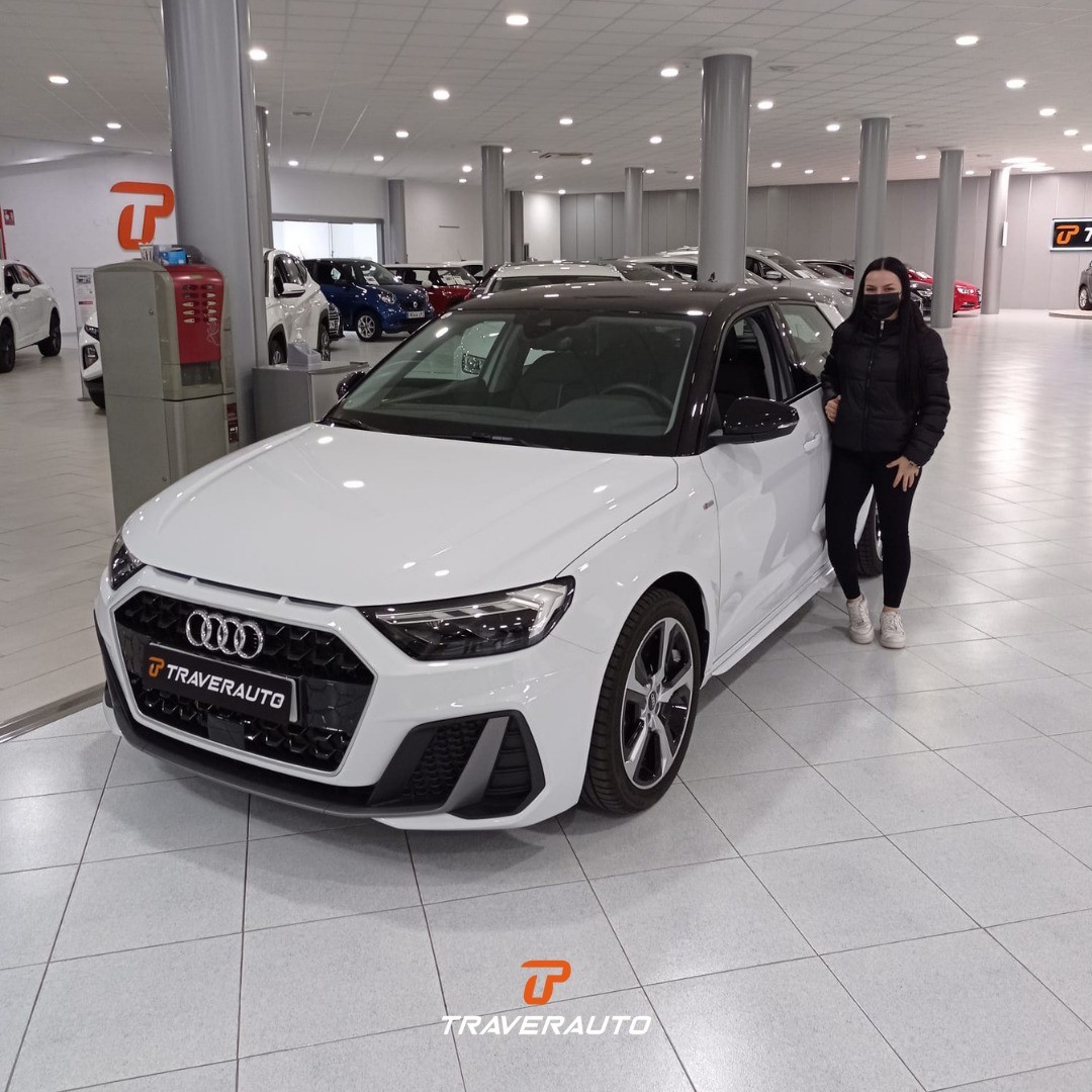 Entrega de coche a cliente en Traverauto, Riba-roja de Turia (Valencia) — Diciembre 2021